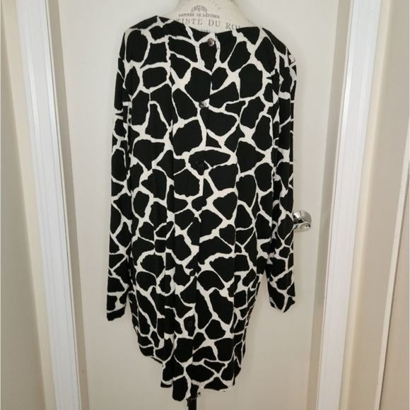 Toni?T giraffe print tunic top - Picture 3 of 9